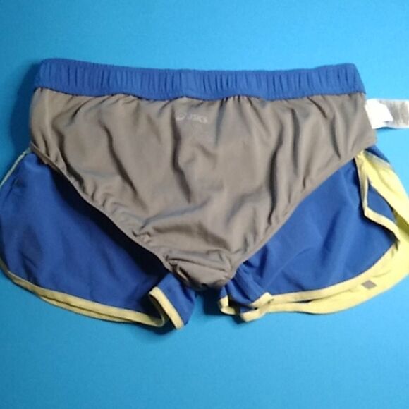 Asics shorts for women Size S - Picture 9 of 11